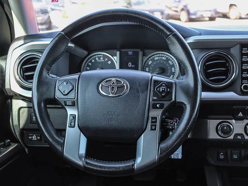 Used 2020 Toyota Tacoma SR5 w/ Technology Package AWD/4WD image 15