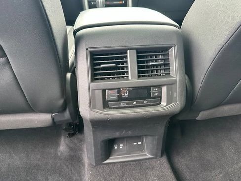 Used 2023 Volkswagen Atlas SEL AWD/4WD image 18