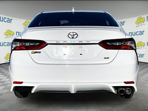 Used 2021 Toyota Camry SE image 5