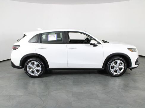 Used 2023 Honda HR-V LX image 11