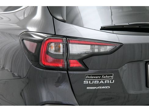 Used 2025 Subaru Outback Premium AWD/4WD image 12