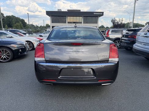 Used 2015 Chrysler 300 Limited w/ 300 Premium Group RWD image 5
