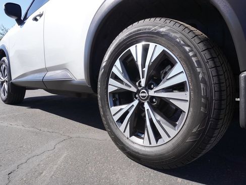 Certified 2023 Nissan Rogue SV FWD image 6