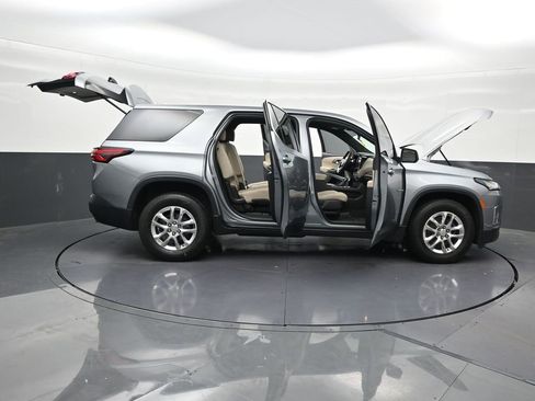 Used 2023 Chevrolet Traverse LS FWD image 33