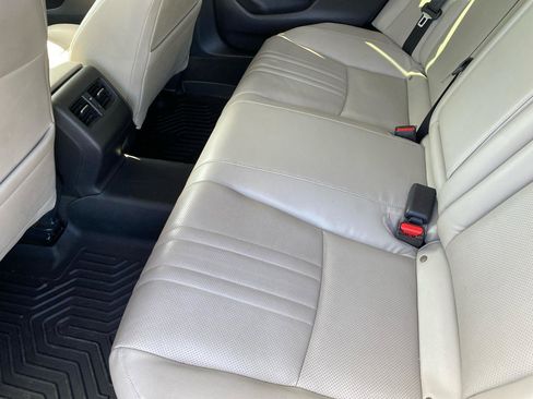 Used 2018 Honda Accord Touring image 11