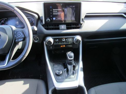 Used 2024 Toyota RAV4 SE AWD/4WD image 19