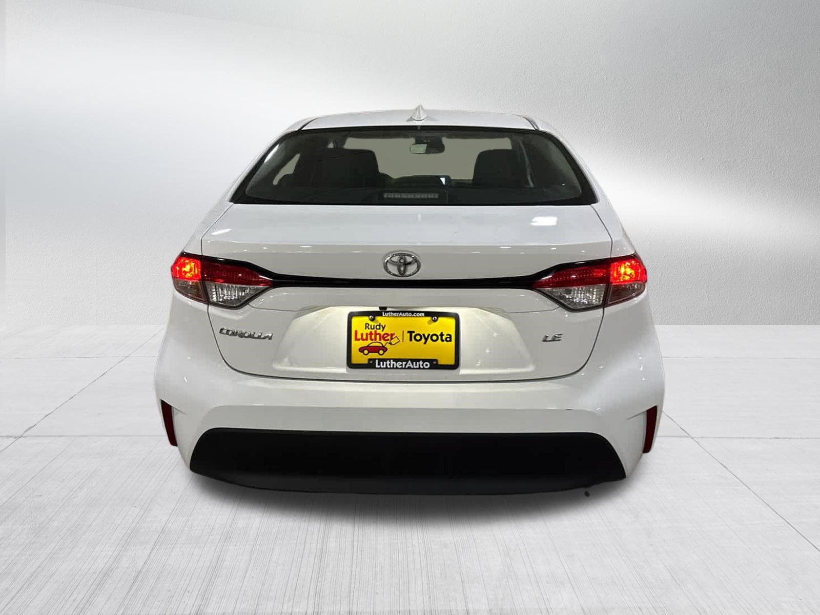 Used 2024 Toyota Corolla LE FWD image 5