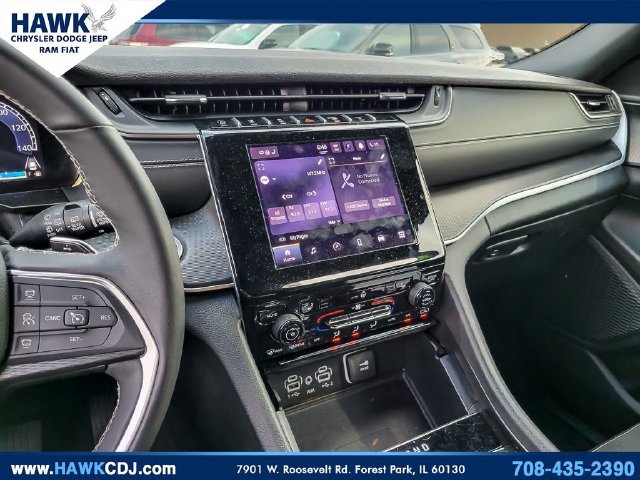 Certified 2025 Jeep Grand Cherokee Altitude AWD/4WD image 13