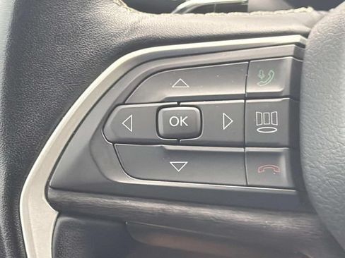 Used 2022 Jeep Grand Cherokee L Limited AWD/4WD image 28