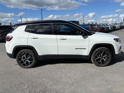 Used 2026 Jeep Compass Limited AWD/4WD image 8