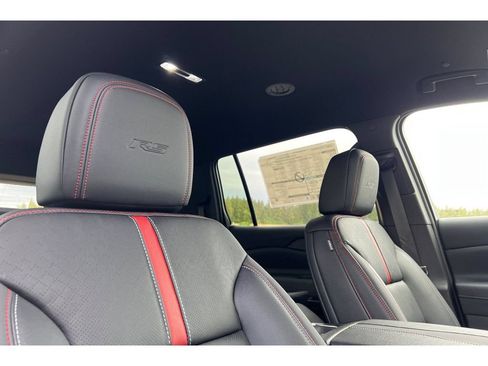 Used 2026 Chevrolet Traverse RS w/ LPO, Floor Liner Package AWD/4WD image 15