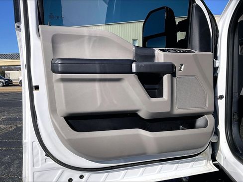 Used 2022 Ford F350 XLT image 18