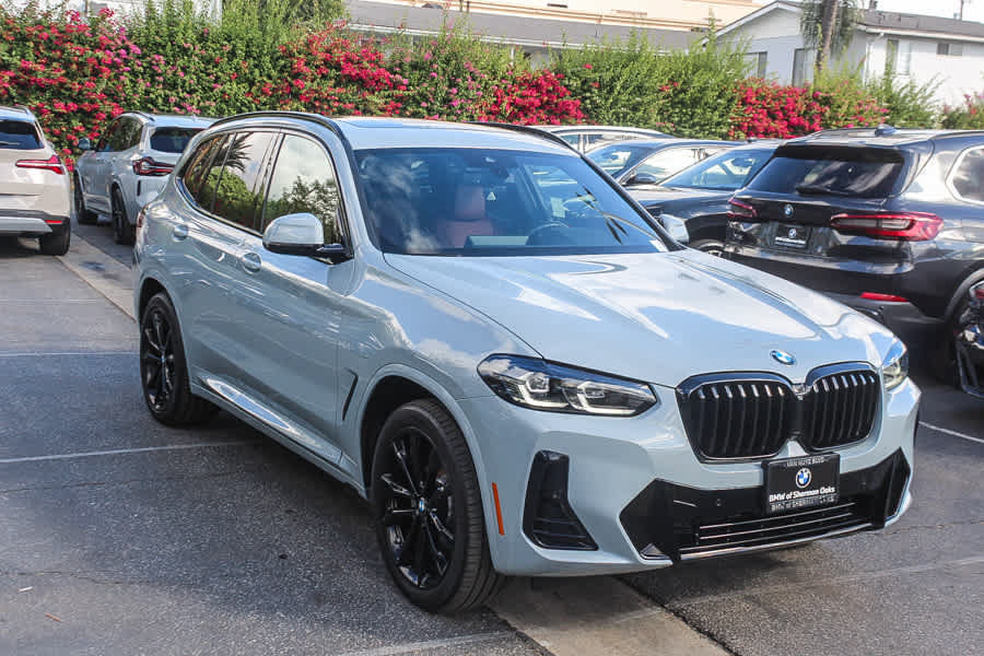 Used 2024 BMW X3 sDrive30i w/ M Sport Package RWD image 5