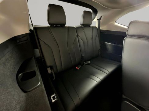 Certified 2023 Acura MDX FWD w/ Technology Package image 25