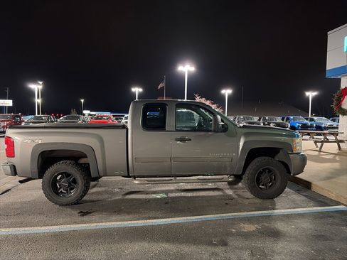 Used 2009 Chevrolet Silverado 1500 LT w/ All Star Package image 11