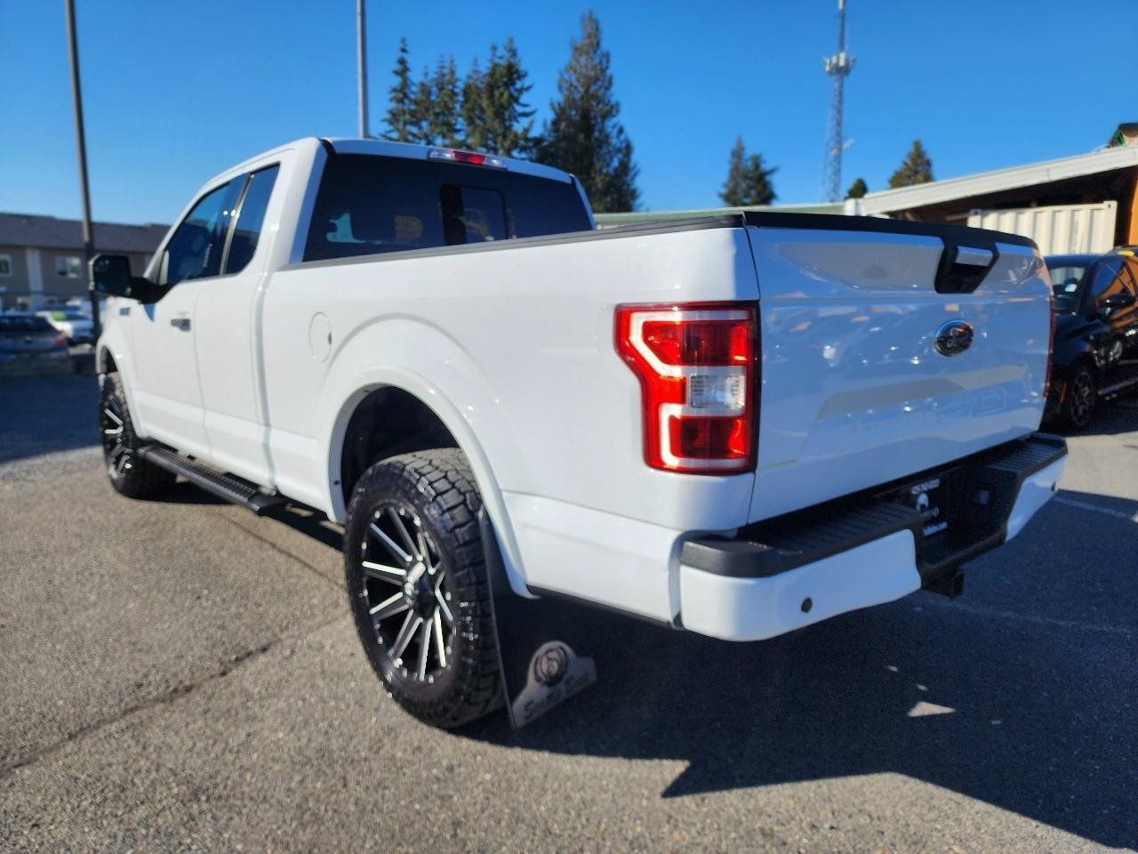 Used 2018 Ford F150 XLT w/ Equipment Group 302A Luxury AWD/4WD image 8