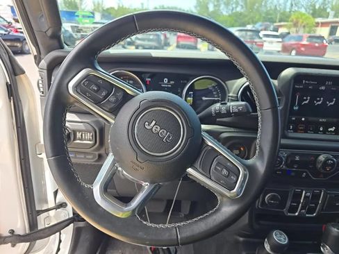 Used 2021 Jeep Wrangler Unlimited Sahara AWD/4WD image 10