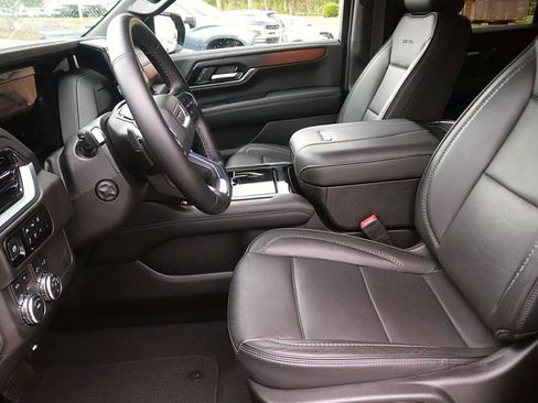 Used 2025 GMC Yukon Denali AWD/4WD image 15