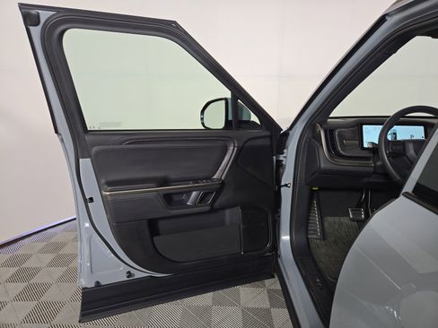 Used 2023 Rivian R1S Adventure image 16