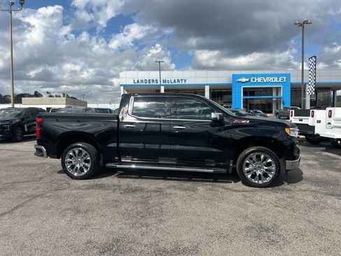 Used 2023 Chevrolet Silverado 1500 LTZ w/ LTZ Premium Package image 2