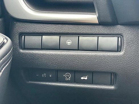 Used 2026 Nissan Rogue SV FWD image 22