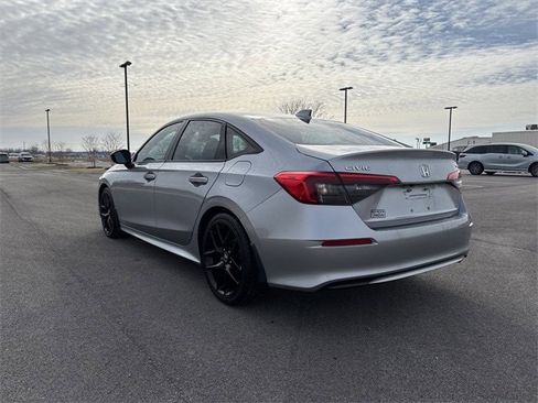 Used 2023 Honda Civic Sport image 3