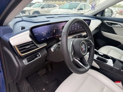 Used 2025 Buick Envision Avenir AWD/4WD image 11