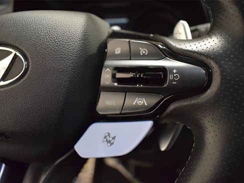 Used 2021 Hyundai Veloster N image 11