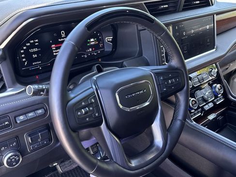 Used 2023 GMC Yukon XL Denali Ultimate AWD/4WD image 11