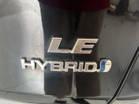 Used 2024 Toyota RAV4 LE AWD/4WD image 44