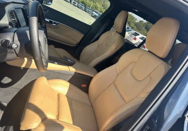 Used 2024 Volvo XC90 T8 Ultimate w/ Protection Package Premier AWD/4WD image 3