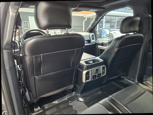 Used 2017 Ford F150 Lariat w/ Equipment Group 502A Luxury AWD/4WD image 18