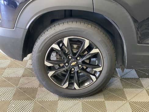 Used 2021 Chevrolet TrailBlazer LT w/ Sun and Liftgate Package FWD image 18