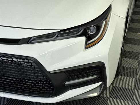 Used 2021 Toyota Corolla SE w/ Carpet Mat Package (TMS) image 9