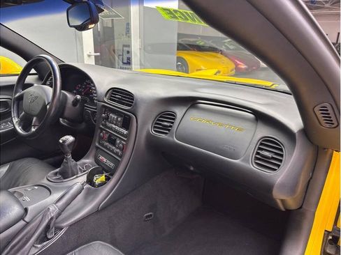 Used 2002 Chevrolet Corvette Z06 w/ Memory Pkg RWD image 18