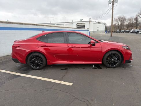 Used 2025 Toyota Camry SE w/ Convenience Package image 6