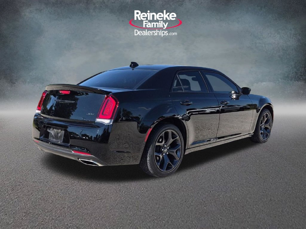 Used 2023 Chrysler 300 Touring w/ Sport Appearance Package RWD image 5