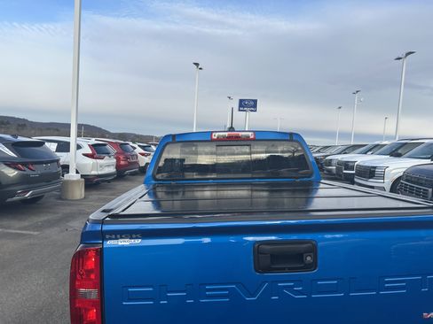 Used 2022 Chevrolet Colorado LT w/ LT Convenience Package image 9