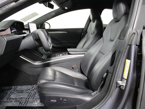 Used 2022 Tesla Model S Plaid image 8