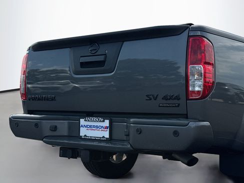 Used 2018 Nissan Frontier SV w/ Value Truck Package AWD/4WD image 6