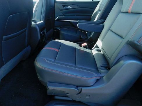 New 2026 Chevrolet Traverse RS w/ LPO, Illumination Package FWD image 21