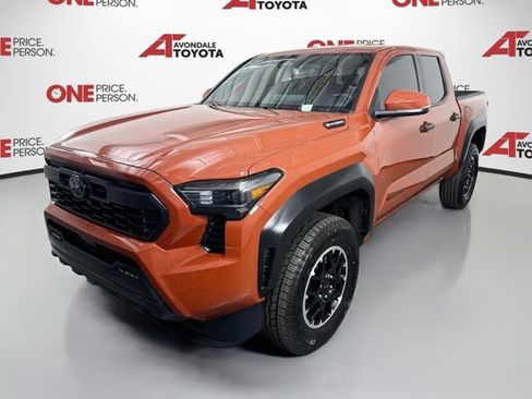 Certified 2025 Toyota Tacoma TRD Off-Road w/ TRD Off Road Upgrade Package AWD/4WD image 4