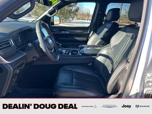 Used 2022 Jeep Wagoneer Series II w/ Premium Group I image 10