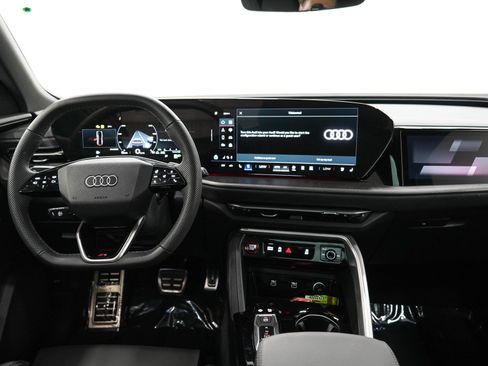 Used 2025 Audi SQ5 Prestige AWD/4WD image 17