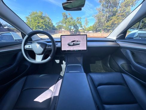 Used 2022 Tesla Model 3 Long Range AWD/4WD image 3