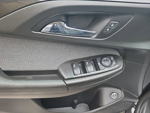 Used 2021 Chevrolet TrailBlazer LT w/ Sun and Liftgate Package image 7