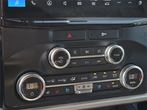 Used 2022 Ford Expedition Limited image 22