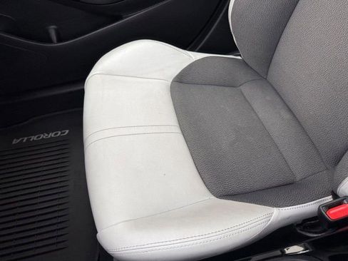 Used 2023 Toyota Corolla XSE FWD image 27