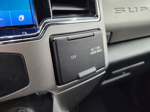 Used 2022 Ford F250 Lariat w/ Chrome Package image 51