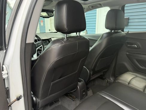 Used 2019 Chevrolet Trax Premier AWD/4WD image 31